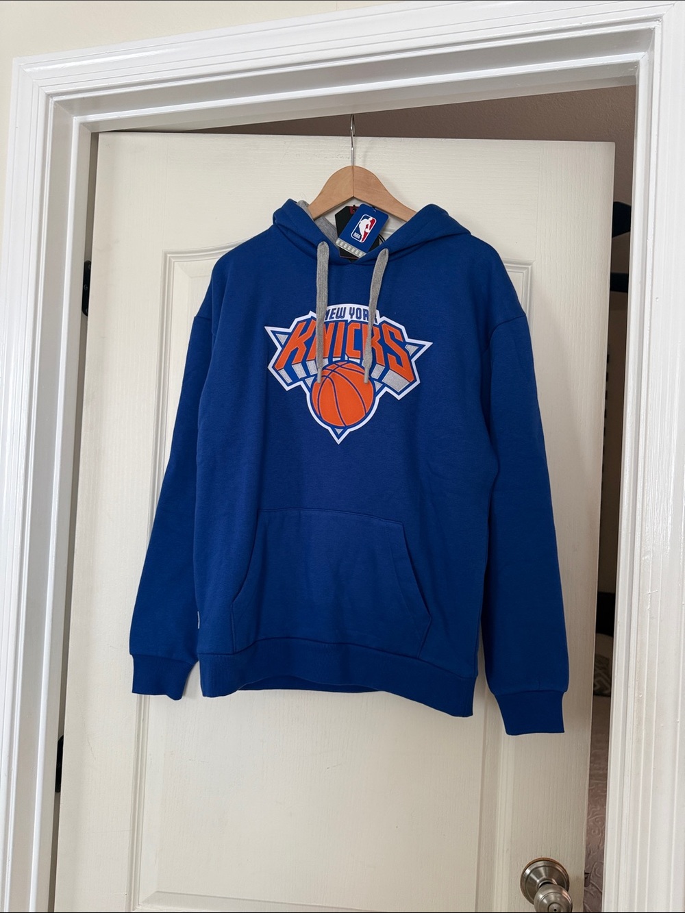 NEW Women's Antigua Royal New York Knicks Victory Pullover Hoodie NBA